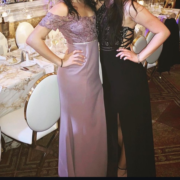 LIKE NEW! 💜 MAUVE COLD SHOULDER MAXI DRESS GOWN Womwn’a size Medium - Picture 8 of 14